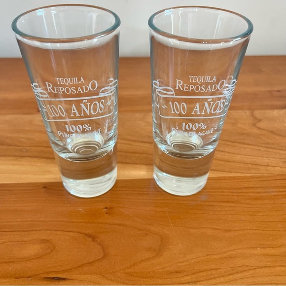 Tequila Reposado 100 Anos 100% Puro de Agave 4 oz Heavy Shot Glasses Set Of 2 - Picture 1 of 6